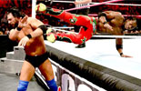 达米安·桑道 vs 科菲·金士顿《WWE2013地狱牢笼大赛》