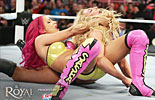夏洛特vs贝奇·林琦《WWE2016皇家大战》