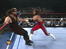 WWE经典大战史！米克弗利首秀穿肠指完爆对手(2014.11.10期) - 狂野角斗士