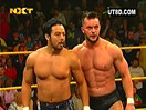【国语配音】WWE小林健太&芬恩贝尔勒vs贾斯丁&泰森基德&娜达利娅(20