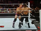【中文解说】WWE怀亚特家族偷袭世界之王！Y2J大战赛斯罗林斯(2014.12.11) - wwe美国