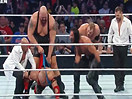 【中文解说】WWE正义双侠大战领导公司帮！莱贝克&卢克哈珀vs大秀哥&凯恩