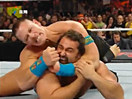 【中文解说】WWE激怒正义王者的后果非常严重！约翰塞纳出场暴虐锁晕大力士鲁